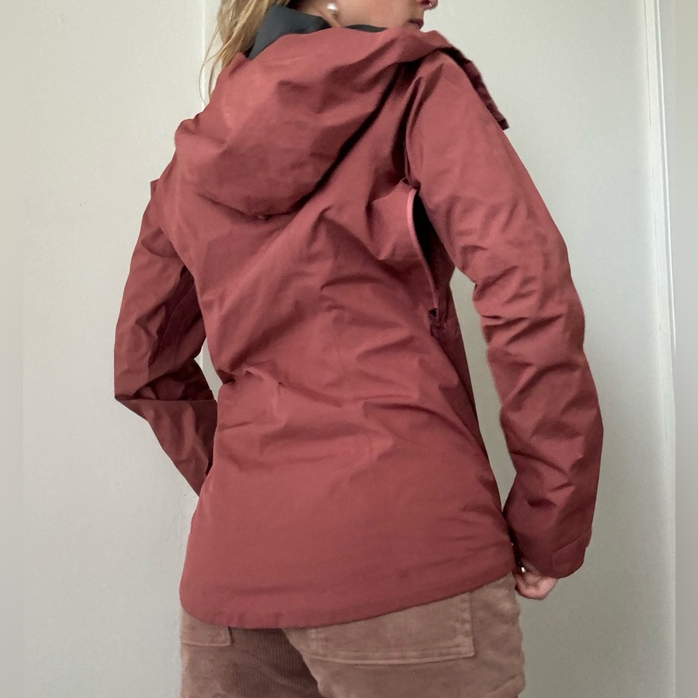 Patagonia pink Women’s Goretex Rainjacket - XXS
